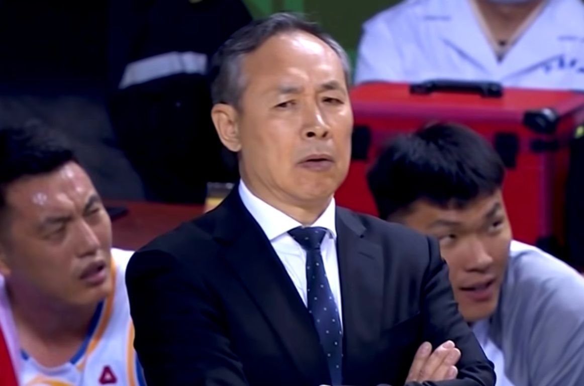 北京男篮赛后反思，主帅许利民坦言升级小外援需谨慎