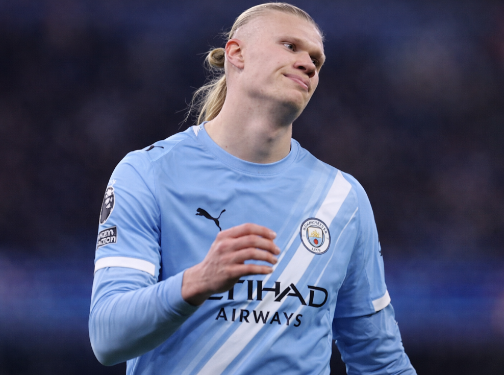 足总杯烽火重燃：曼城利物浦宿敌再战，赛场内外硝烟弥漫